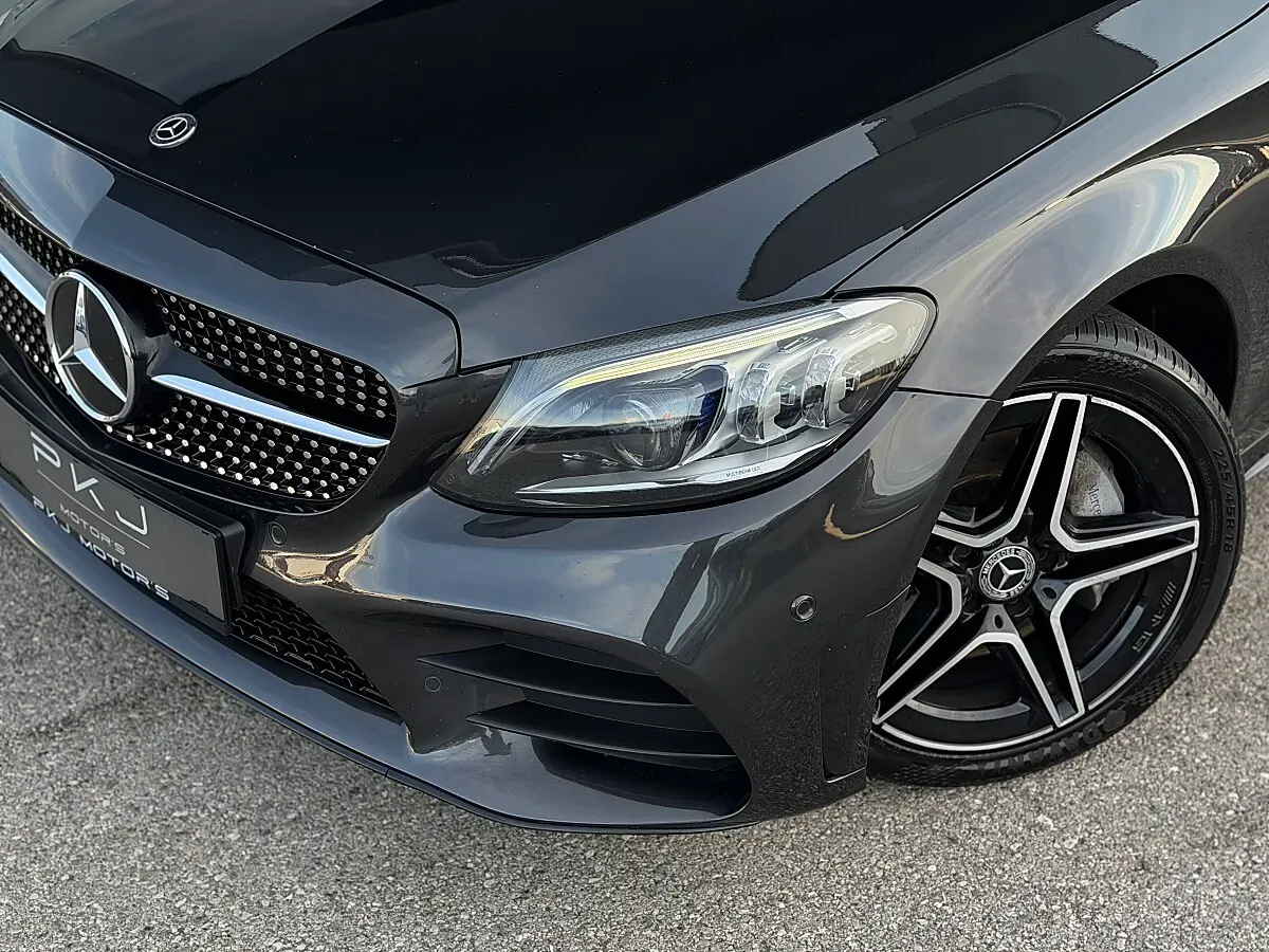 Mercedes-Benz C-Class 2019 photo 2