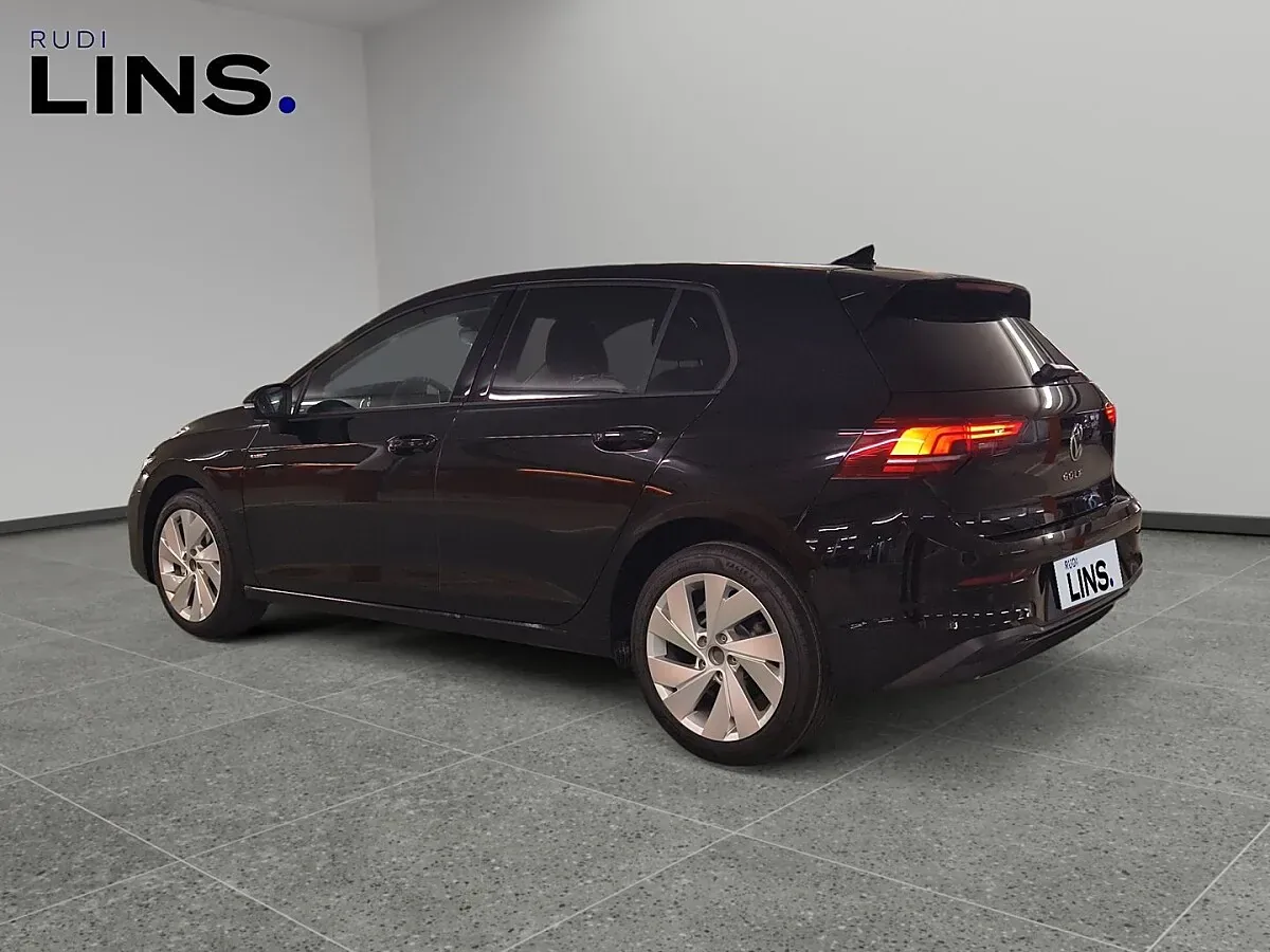 Volkswagen Golf 2026 photo 3