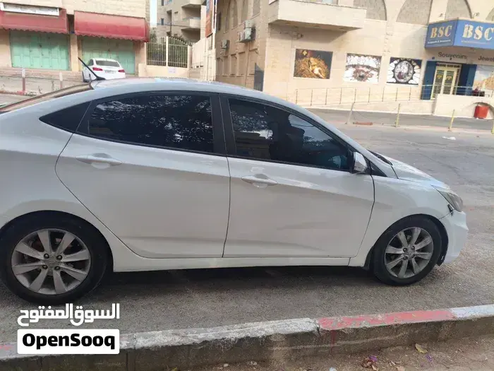 Hyundai Accent 2016 photo 4