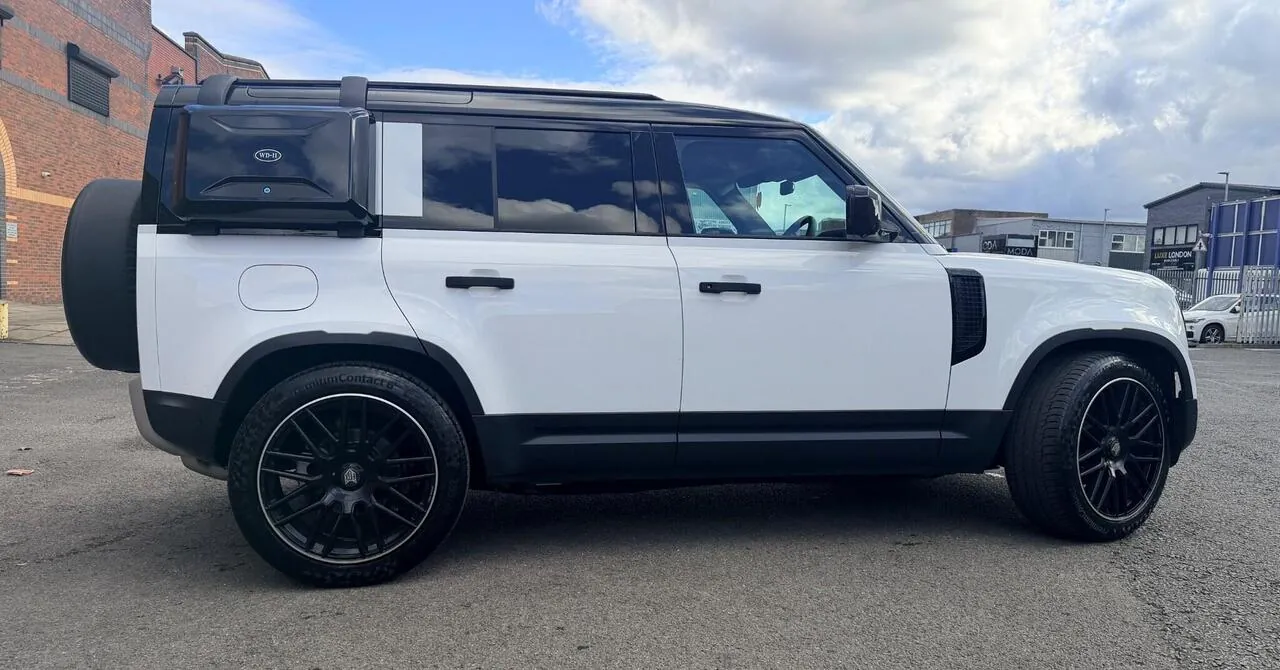 Land Rover Defender 110 2021 photo 4