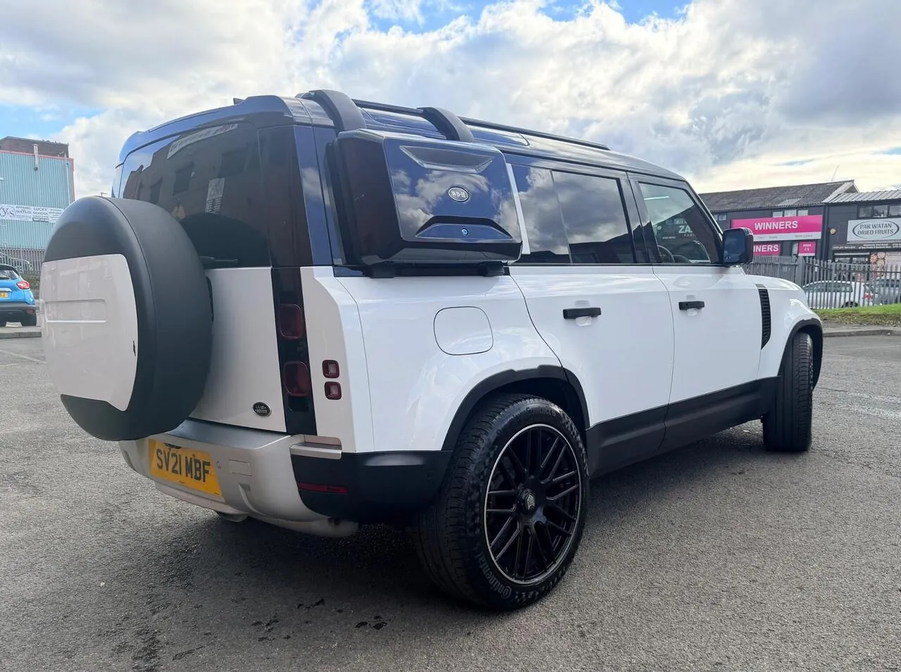 Land Rover Defender 110 2021 photo 3