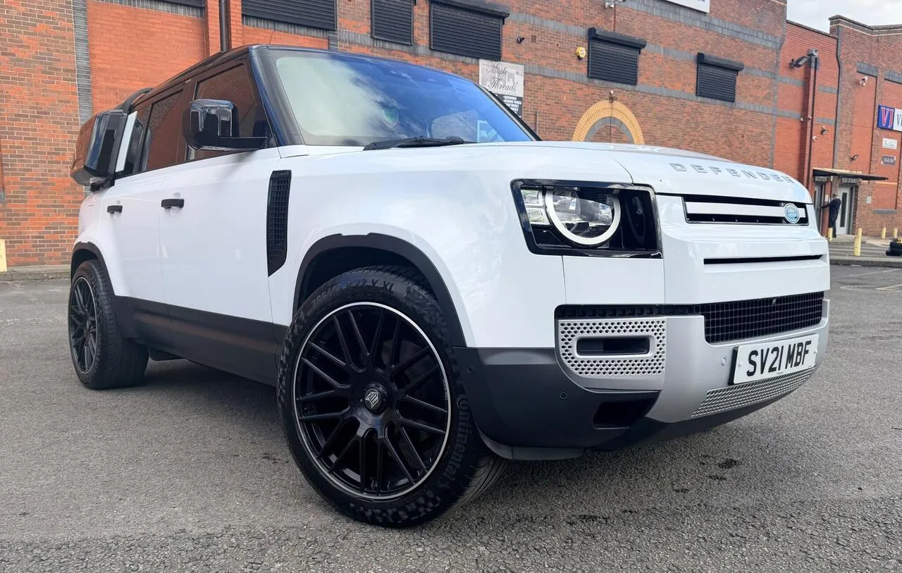 Land Rover Defender 110
