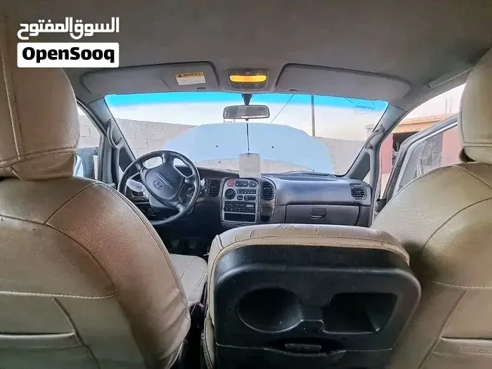 Hyundai Staraks 2004 photo 2