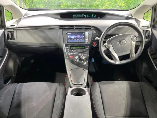 Toyota Prius 2012 photo 2