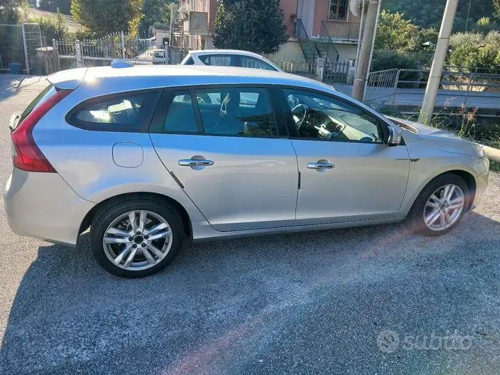 Volvo V60 2015 photo 3