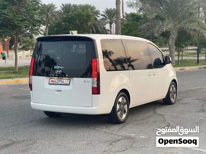 Hyundai Staria 2024 photo 2
