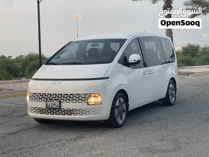 Hyundai Staria