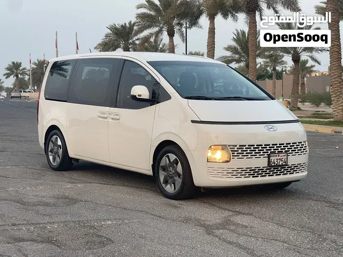 Hyundai Staria 2024 photo 3