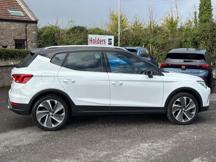 Seat Arona 2023 photo 2