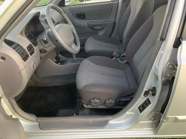 Hyundai Accent 2006 photo 5