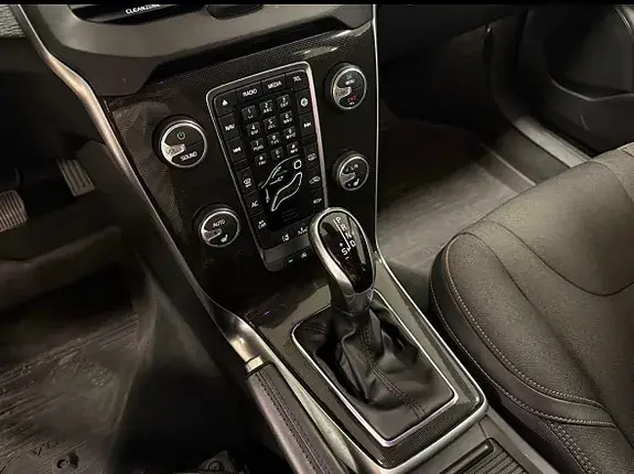 Volvo V40 Cross Country 2018 photo 5
