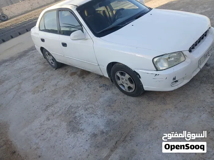 Hyundai Verna 2001 photo 2