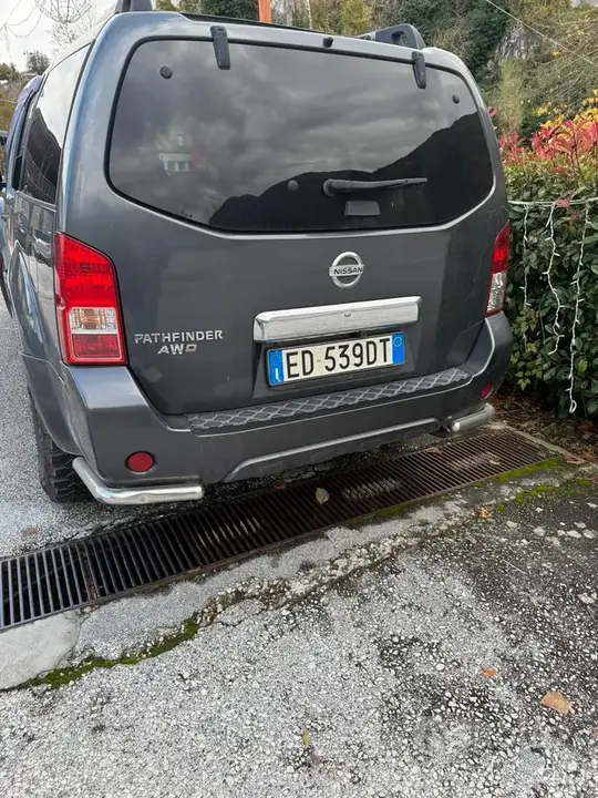 Nissan Pathfinder 2010 photo 2