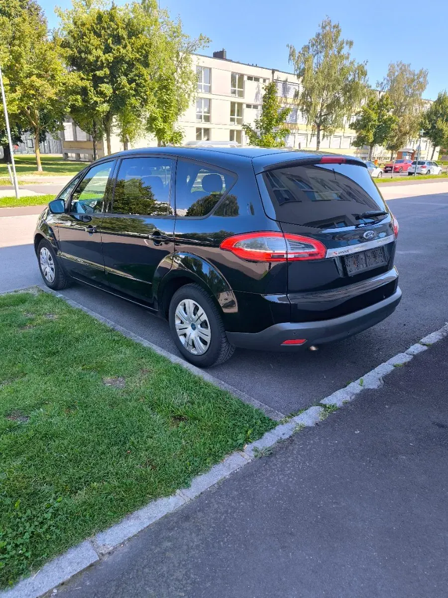 Ford S-Max