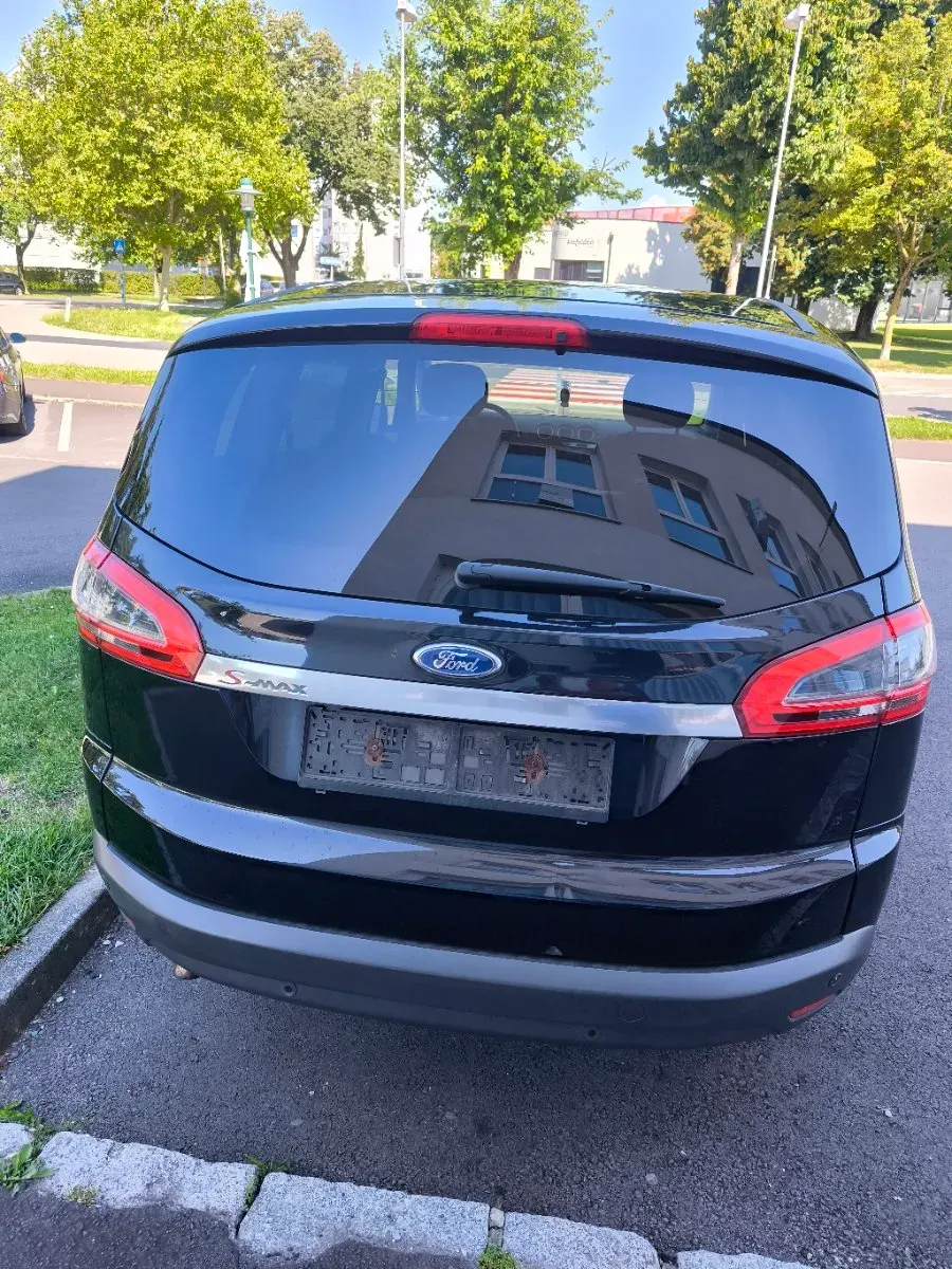 Ford S-Max 2012 photo 2