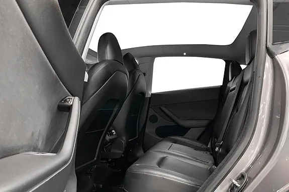 Tesla Model Y 2024 photo 3