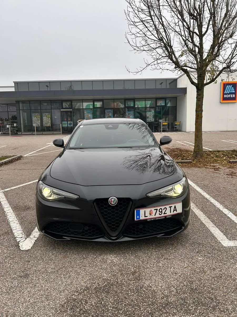 Alfa Romeo Giulia 2016 photo 2