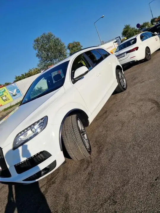 Audi Q7 2013 photo 2