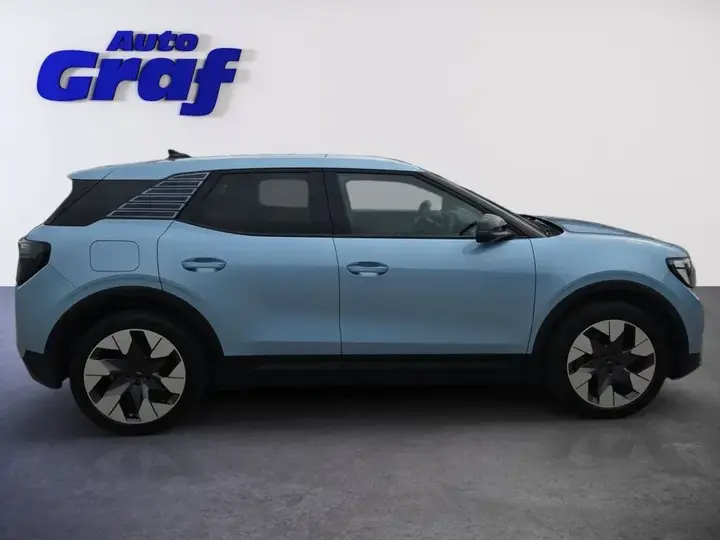 Ford Explorer 2024 photo 3