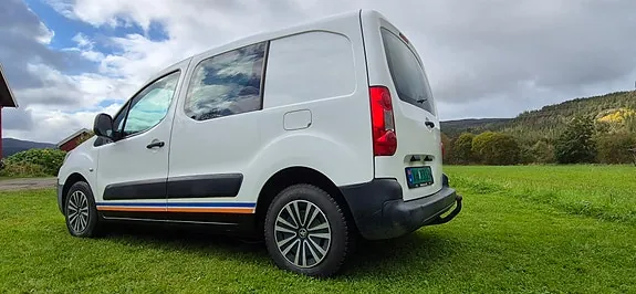 Peugeot Partner 2010 photo 2