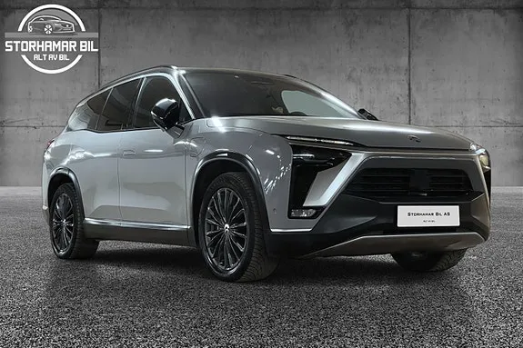 NIO Es8