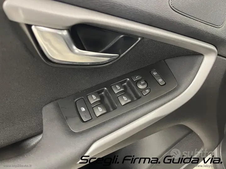 Volvo V40 Cross Country 2017 photo 5