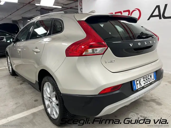 Volvo V40 Cross Country 2017 photo 4