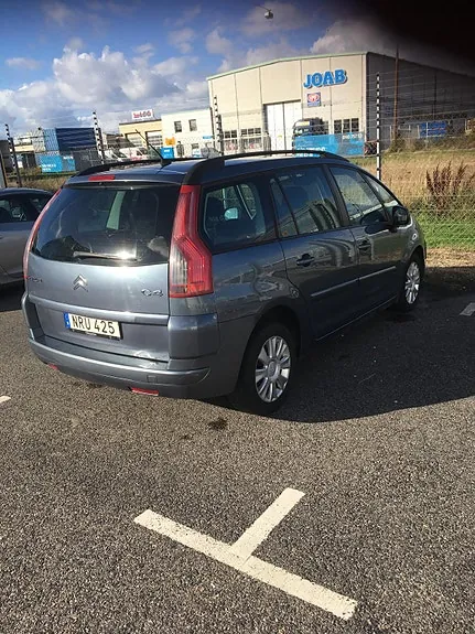 Citroen Grand C4 Picasso 2010 photo 4