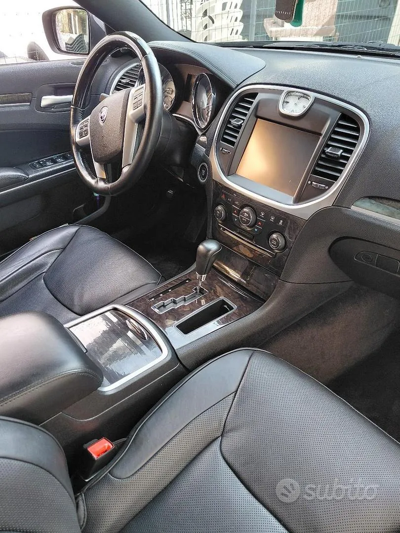 Lancia Thema 2013 photo 3