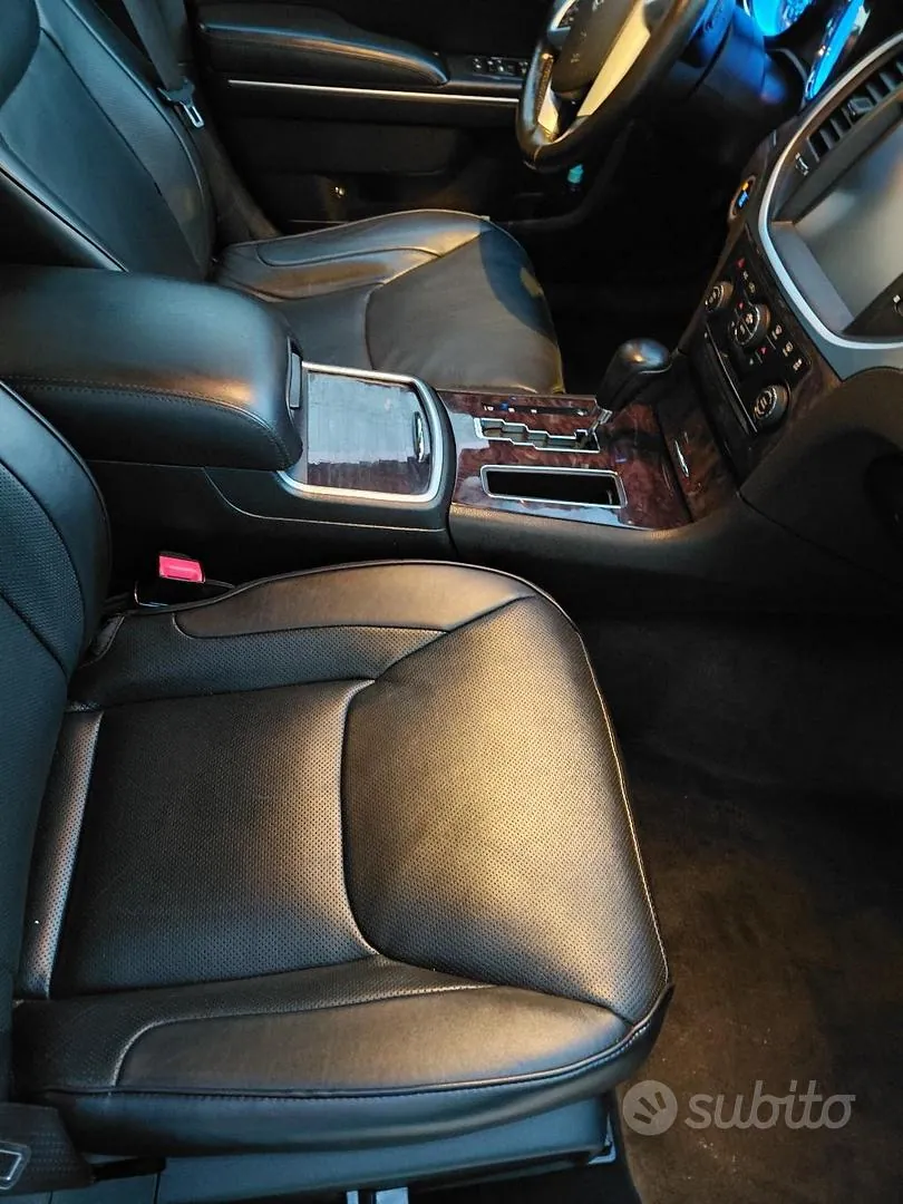 Lancia Thema 2013 photo 4