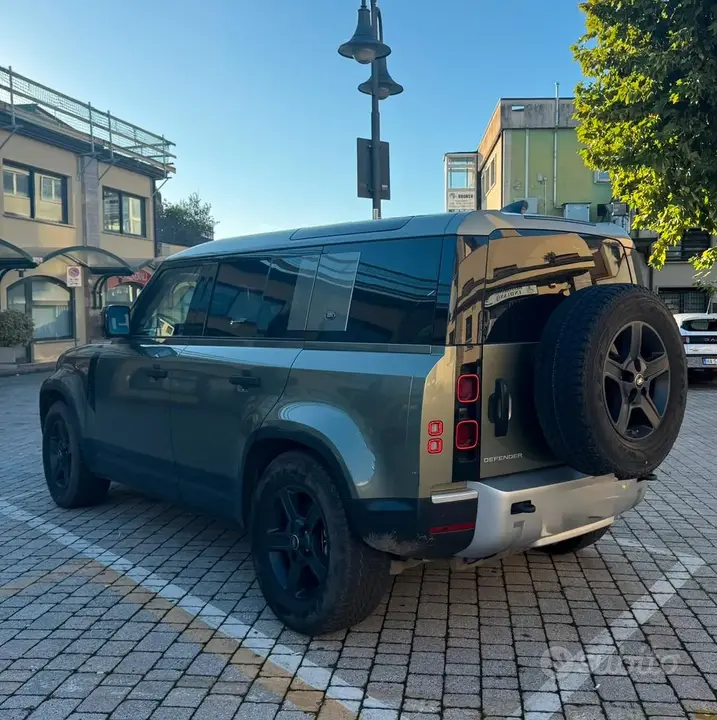 Land Rover Defender 110 2020 photo 3