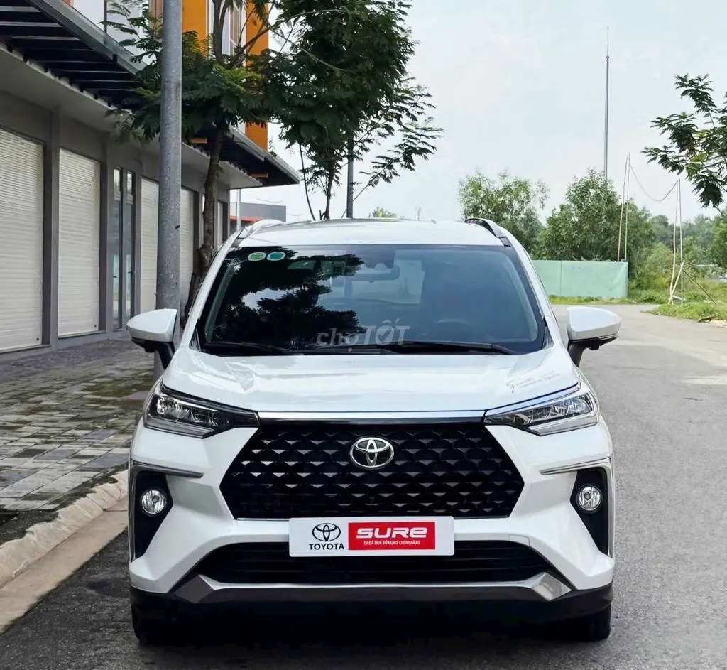 Toyota Veloz Cross