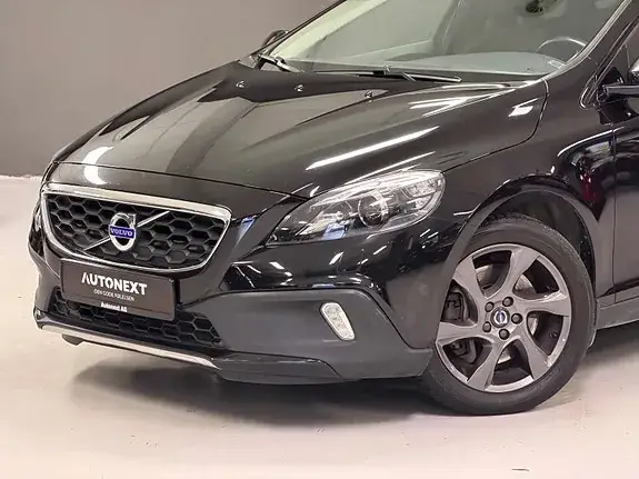 Volvo V40 Cross Country 2016 photo 2