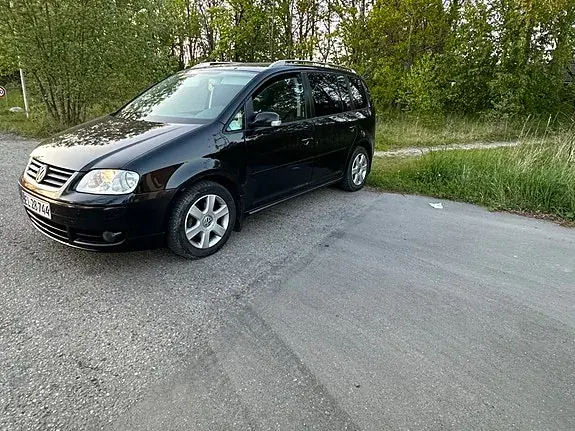 Volkswagen Touran 2005 photo 2
