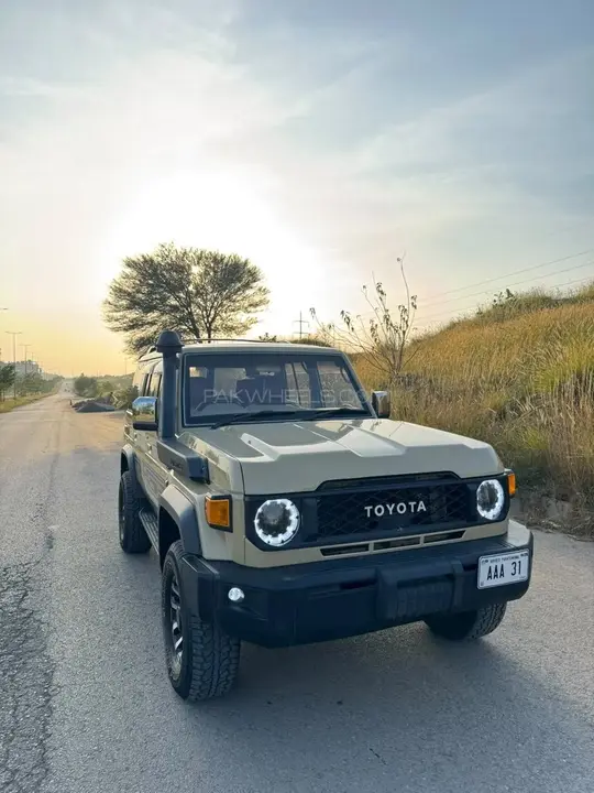 Toyota Land Cruiser