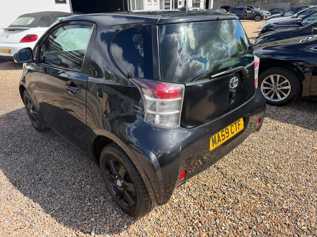 Toyota Iq 2009 photo 4