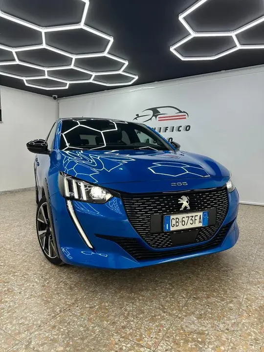 Peugeot 208 2020 photo 2
