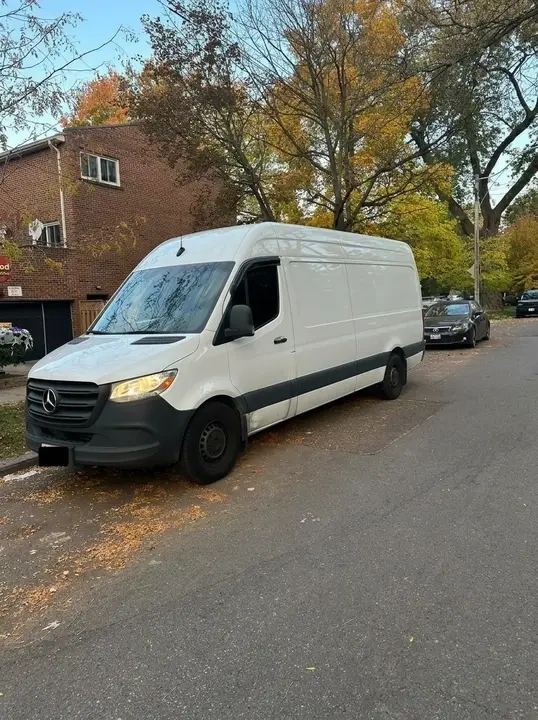 Mercedes-Benz Sprinter 2024 photo 2