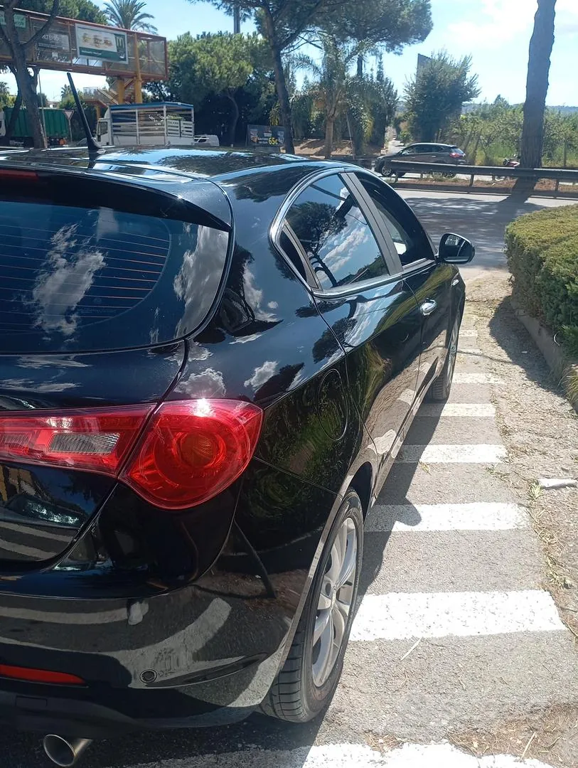 Alfa Romeo Giulietta 2010 photo 4