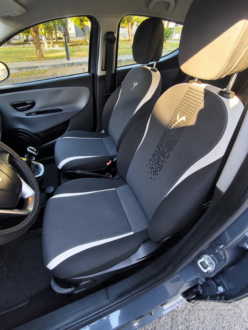 Lancia Ypsilon 2014 photo 4