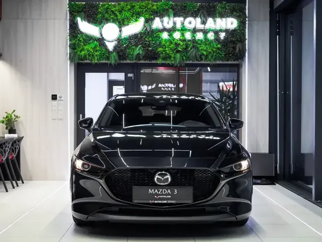 Mazda 3 2019 photo 2