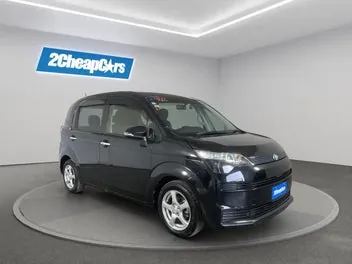 Toyota Spade 2014 photo 4