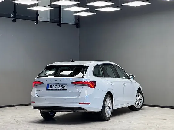 Skoda Octavia 2023 photo 2