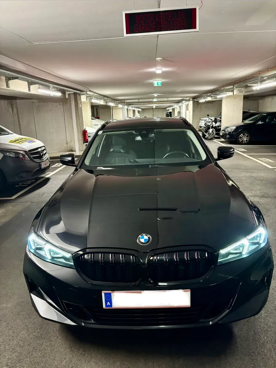 BMW 3 Series 2022 photo 3
