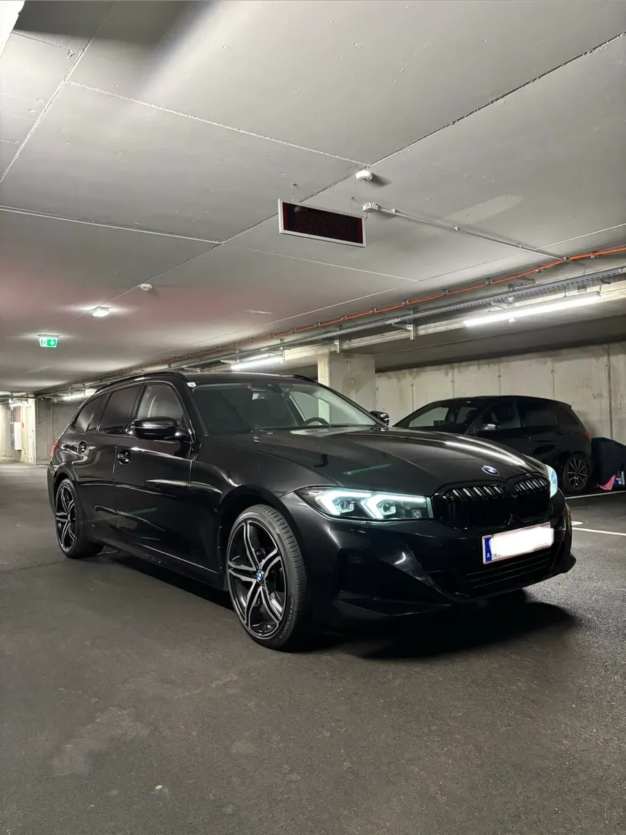 BMW 3 Series 2022 photo 2