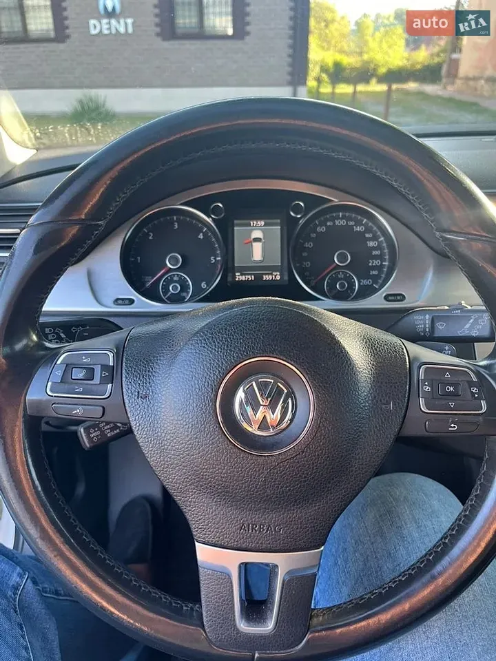 Volkswagen Passat 2013 photo 5