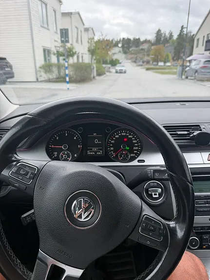 Volkswagen Passat 2010 photo 5