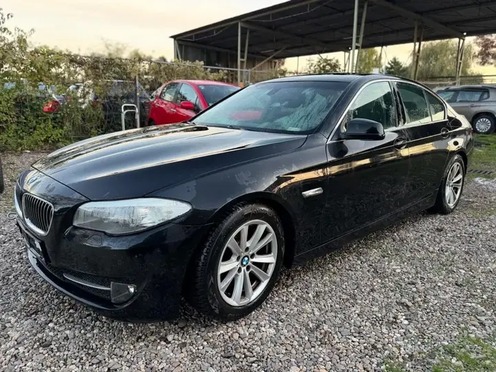 BMW 523I