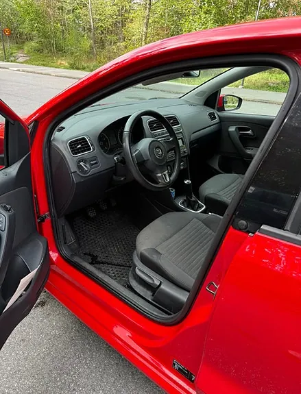 Volkswagen Polo 2012 photo 2