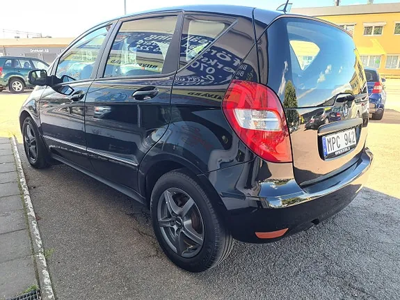 Mercedes-Benz A 180 2011 photo 4